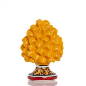 Pigna Gialla con base decorata